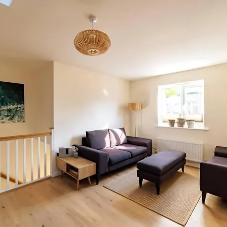Number 27, Swanpool Holiday home Falmouth